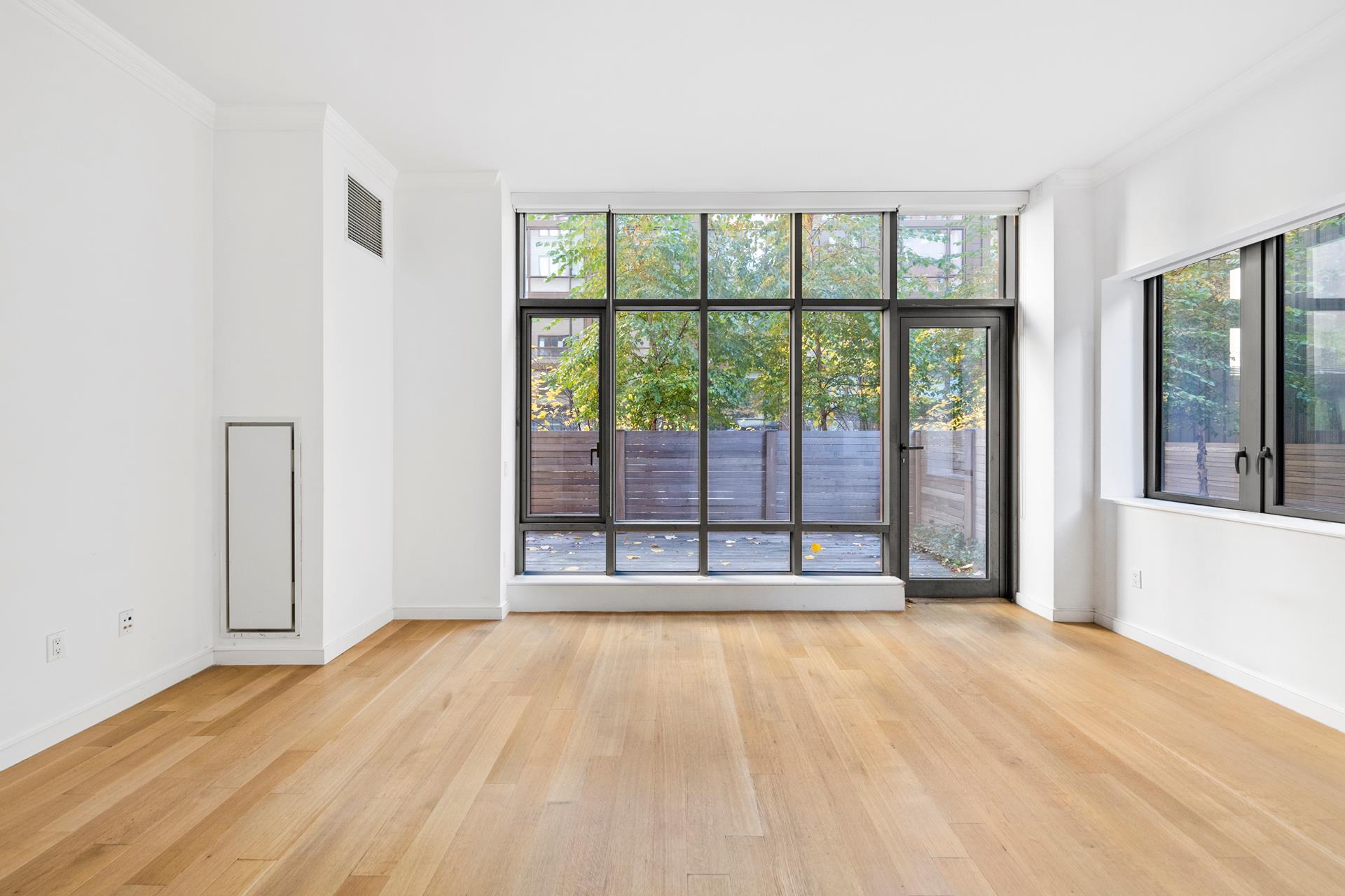 225 East 19th Street 102, Gramercy Park, Downtown, NYC - 1 Bedrooms  
1 Bathrooms  
3 Rooms - 