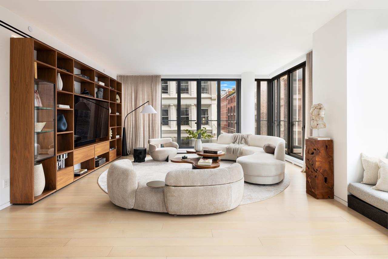 27 Wooster Street 5-B, Soho, Downtown, NYC - 3 Bedrooms  
3.5 Bathrooms  
6 Rooms - 