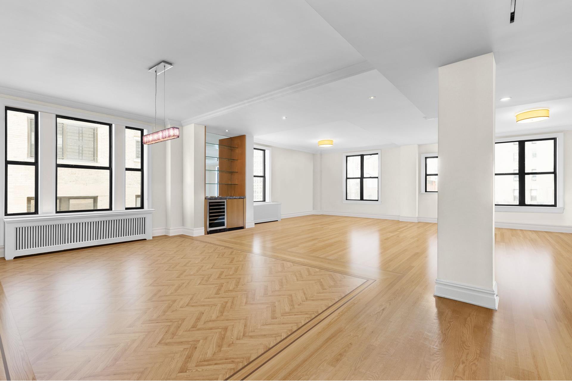 500 West End Avenue 8C, Upper West Side, Upper West Side, NYC - 4 Bedrooms  
4.5 Bathrooms  
10 Rooms - 