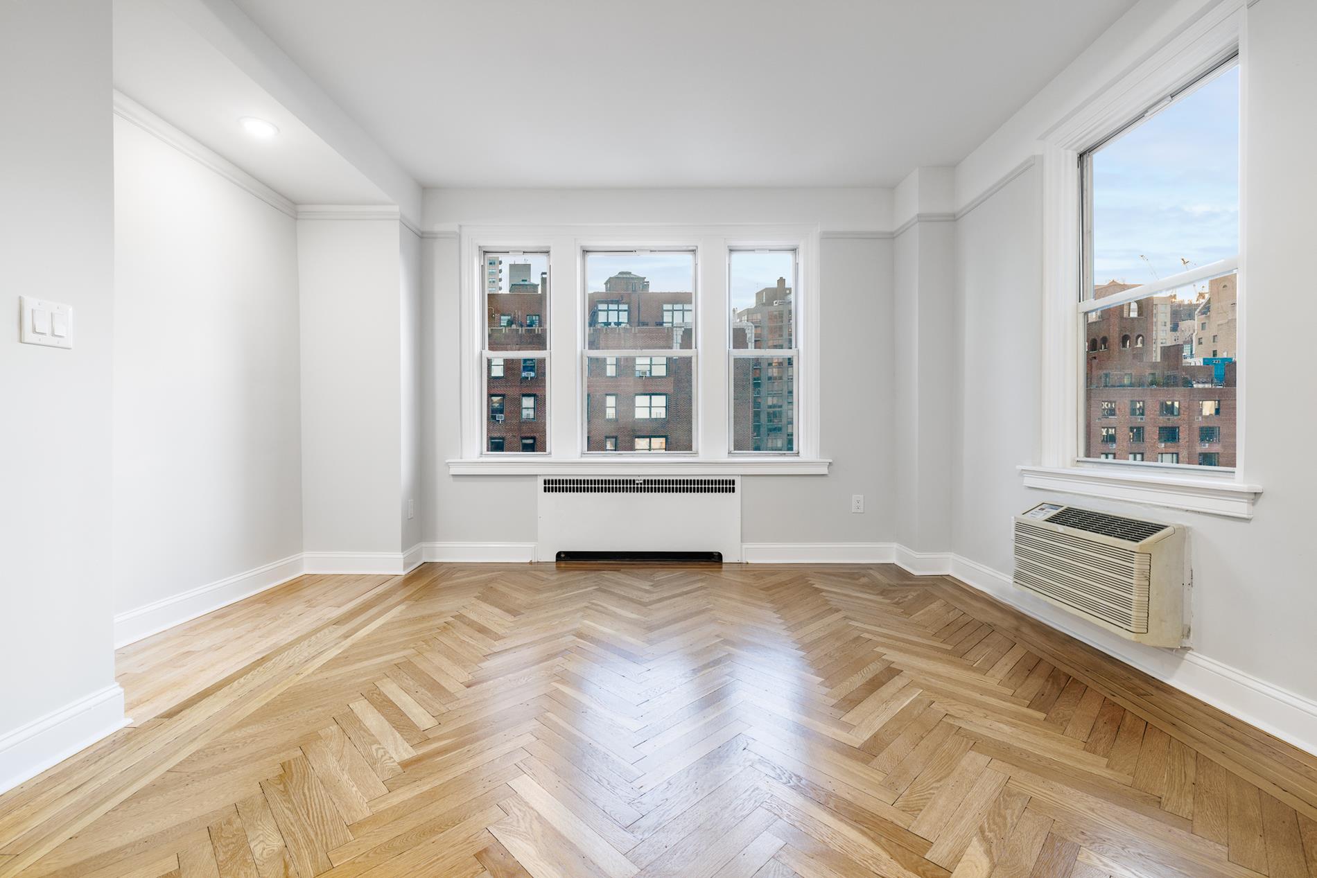 400 East 59th Street 14-H, Sutton Place, Midtown East, NYC - 1 Bathrooms  
2 Rooms - 