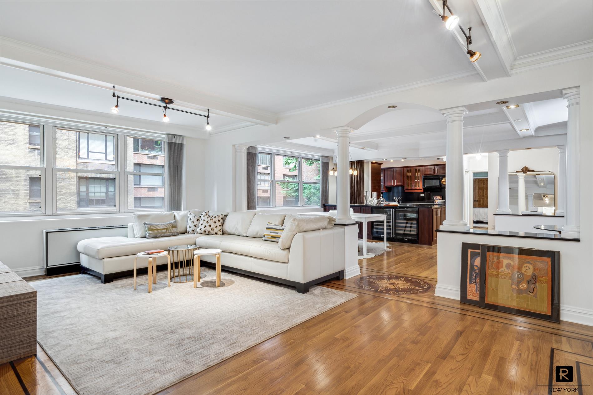 433 East 56th Street 4-Ab, Sutton Place, Midtown East, NYC - 3 Bedrooms  
2 Bathrooms  
8 Rooms - 