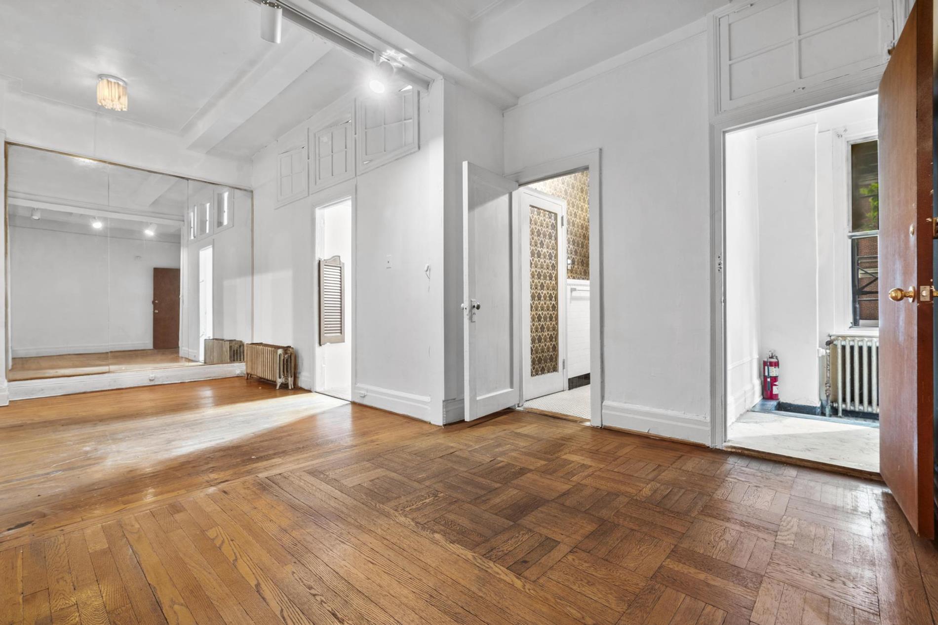 470 West End Avenue 1-A, Upper West Side, Upper West Side, NYC - 1 Bedrooms  
1 Bathrooms  
3 Rooms - 