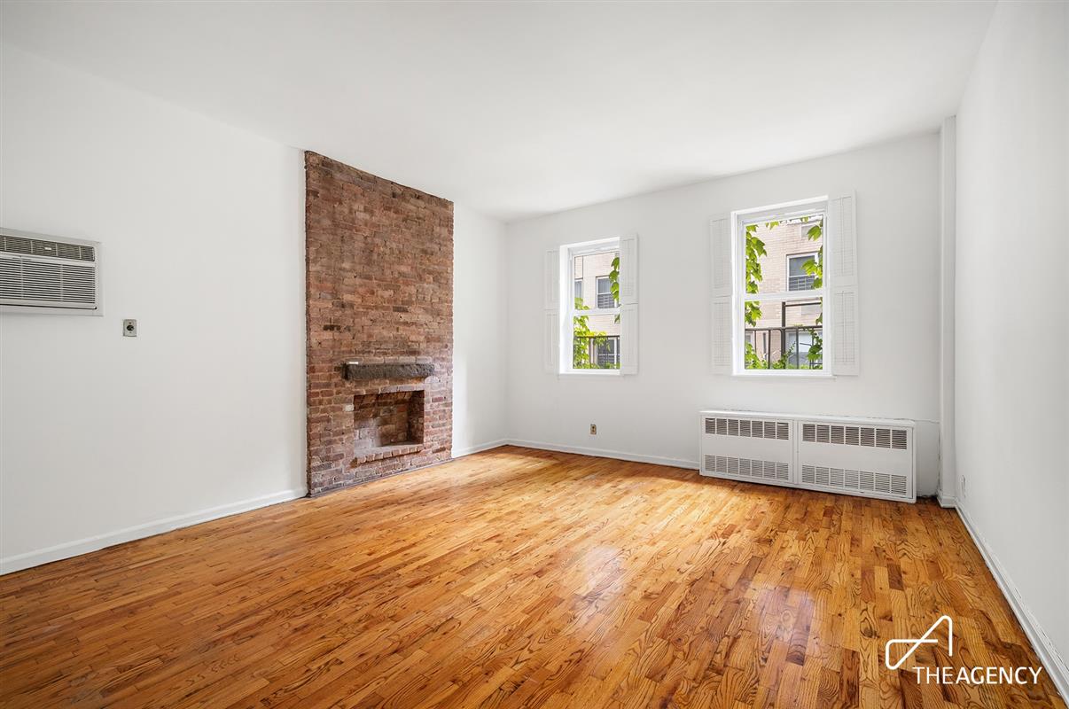 342 East 87th Street 2-B, Upper East Side, Upper East Side, NYC - 2 Bedrooms  
1 Bathrooms  
4 Rooms - 