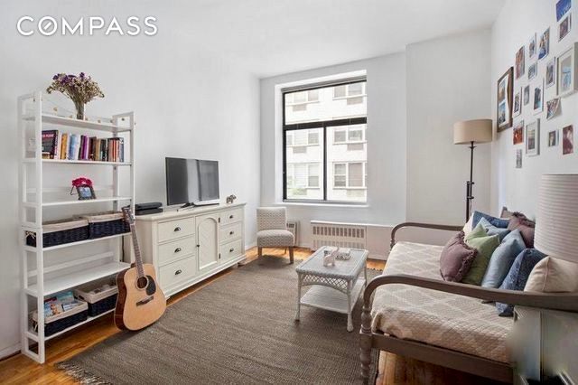 310 East 23rd Street 2B, Gramercy Park, Downtown, NYC - 1 Bathrooms  
2 Rooms - 