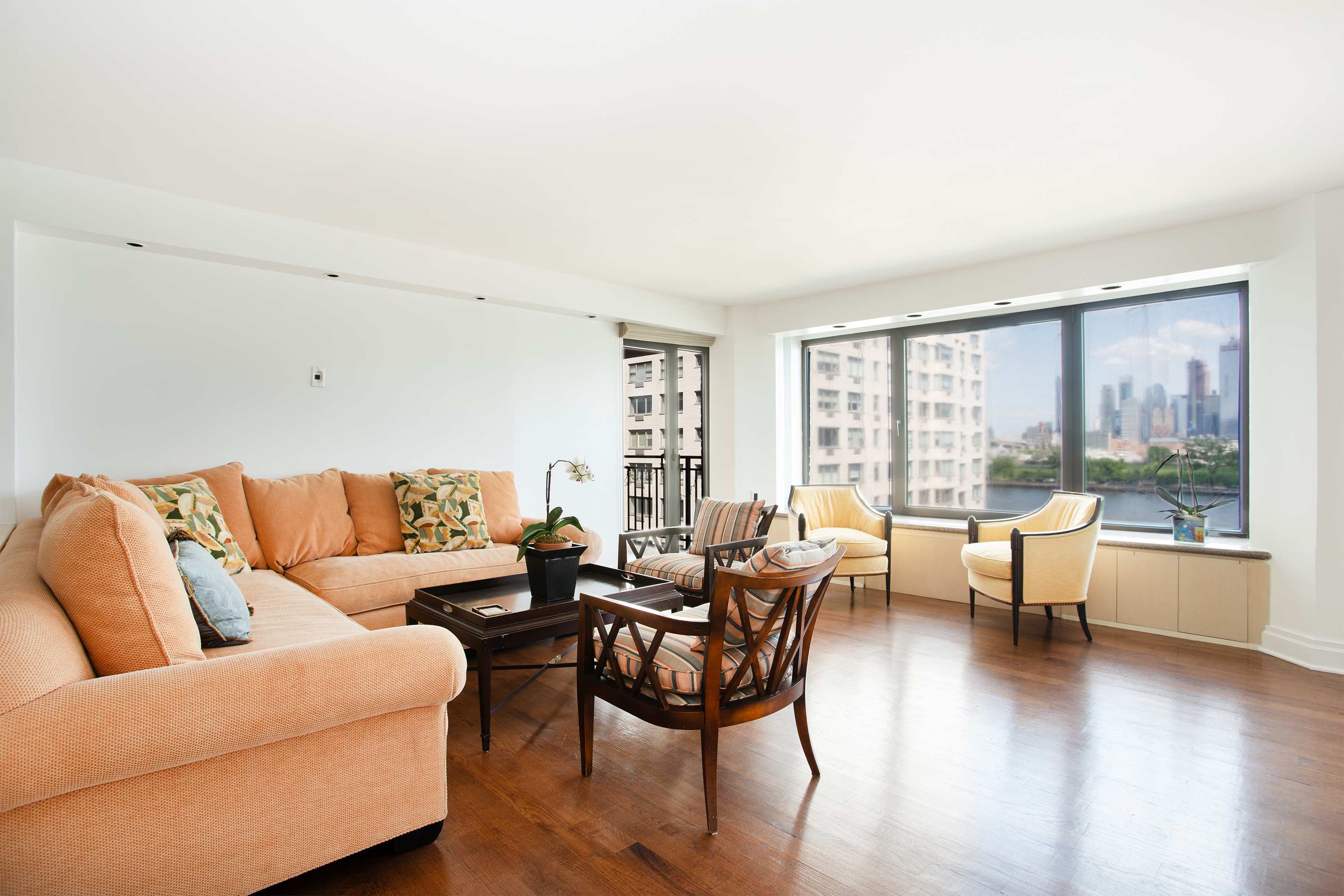 60 Sutton Place 7Cn, Sutton, Midtown East, NYC - 3 Bedrooms  
2 Bathrooms  
6 Rooms - 