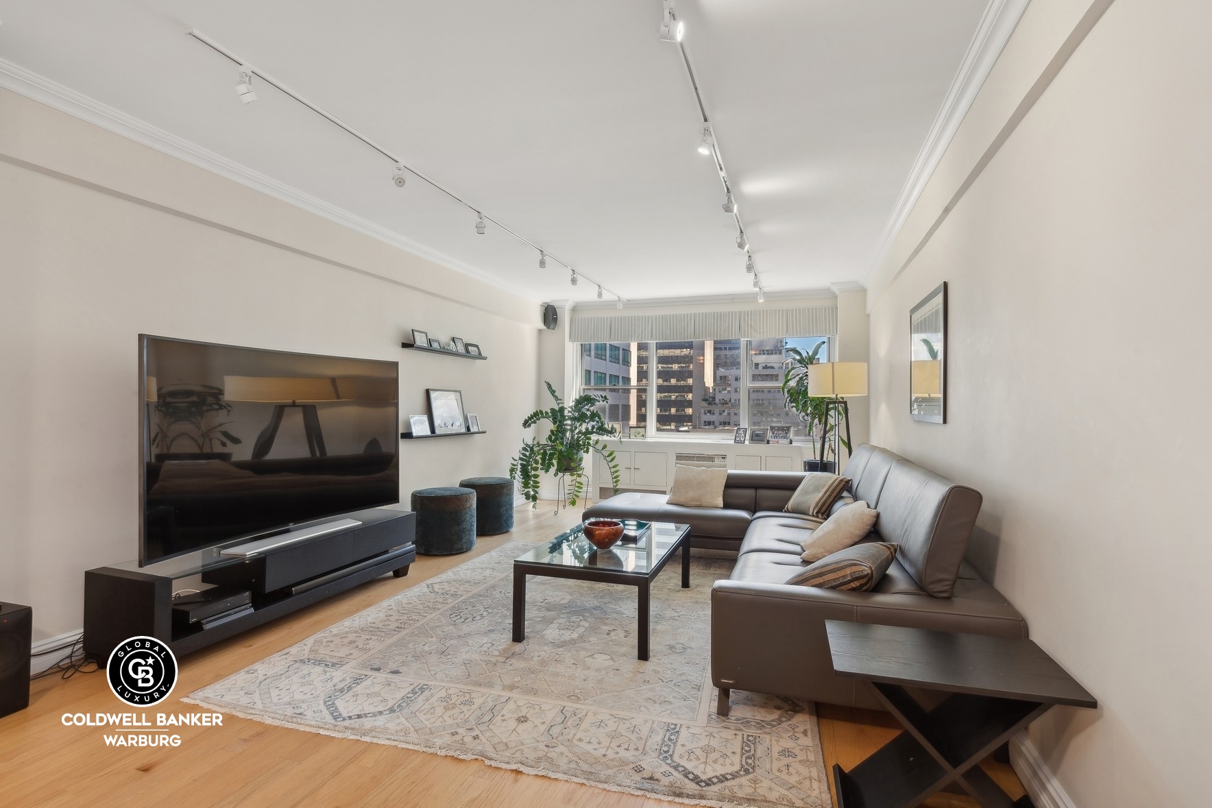 333 East 46th Street 9B, Turtle Bay, Midtown East, NYC - 2 Bedrooms  
2 Bathrooms  
4 Rooms - 