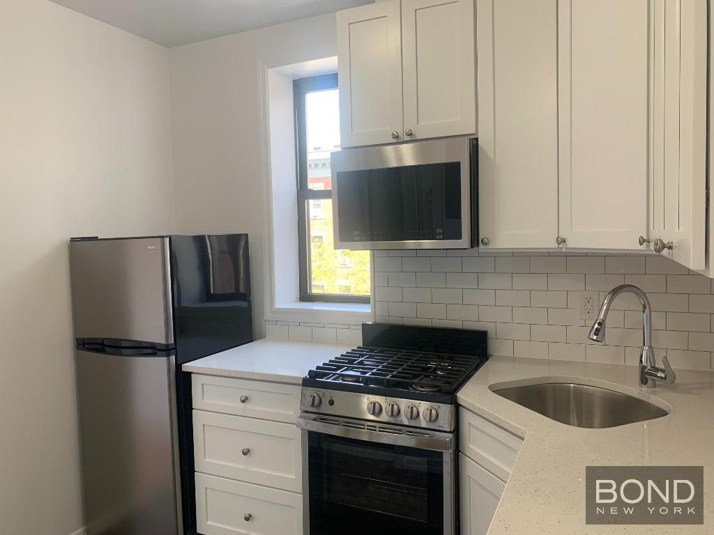 Photo 1 of 717 9th Avenue 3C, Midtown West, NYC, $2,900, Web #: 1076840754