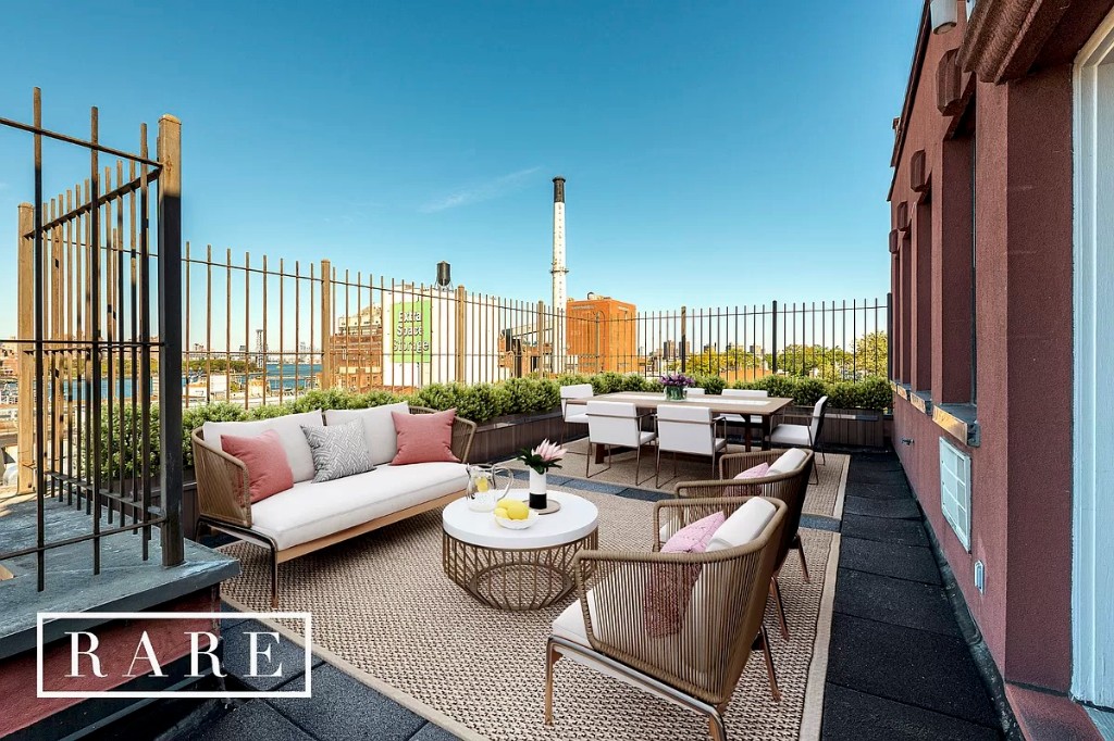 260 Water Street 5D, Dumbo, Brooklyn, New York - 2 Bedrooms  
1 Bathrooms  
4 Rooms - 