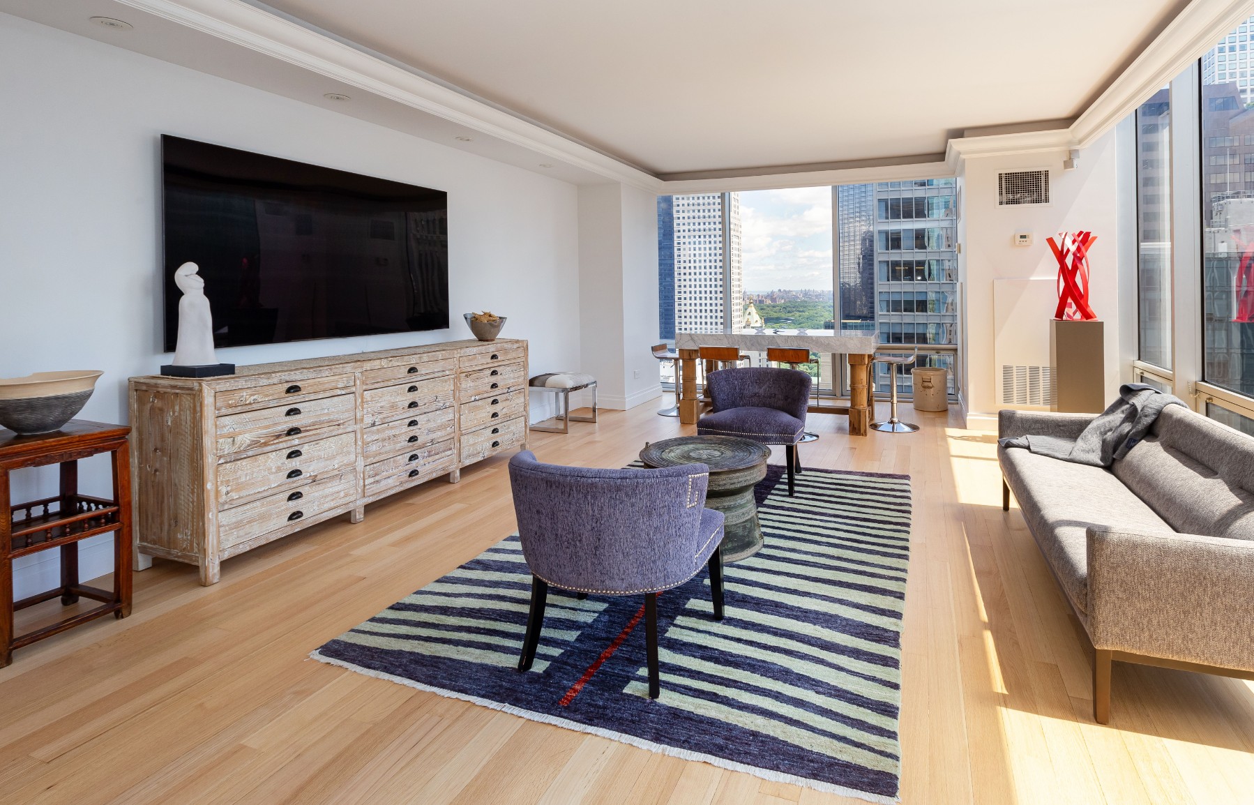 641 5th Avenue 33D, Midtown East, Midtown East, NYC - 2 Bedrooms  
2.5 Bathrooms  
4 Rooms - 