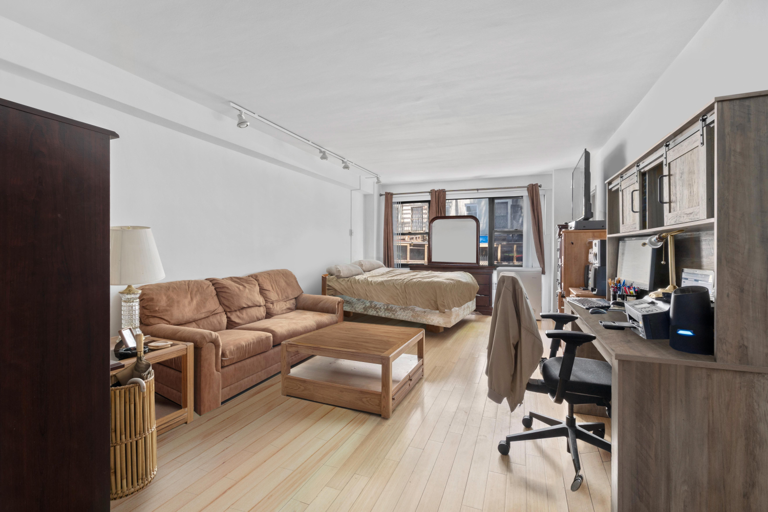 Photo 1 of 405 East 63rd Street 2B, Upper East Side, NYC, $399,500, Web #: 1077176948