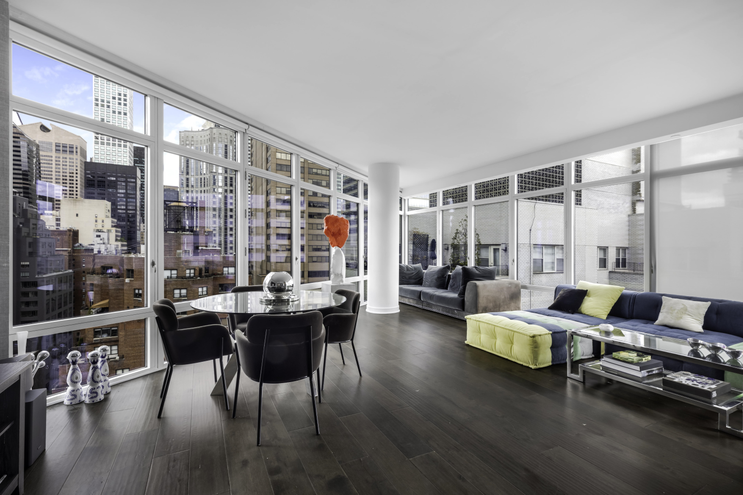 207 East 57th Street 20A, Sutton Place, Midtown East, NYC - 3 Bedrooms  
3 Bathrooms  
7 Rooms - 