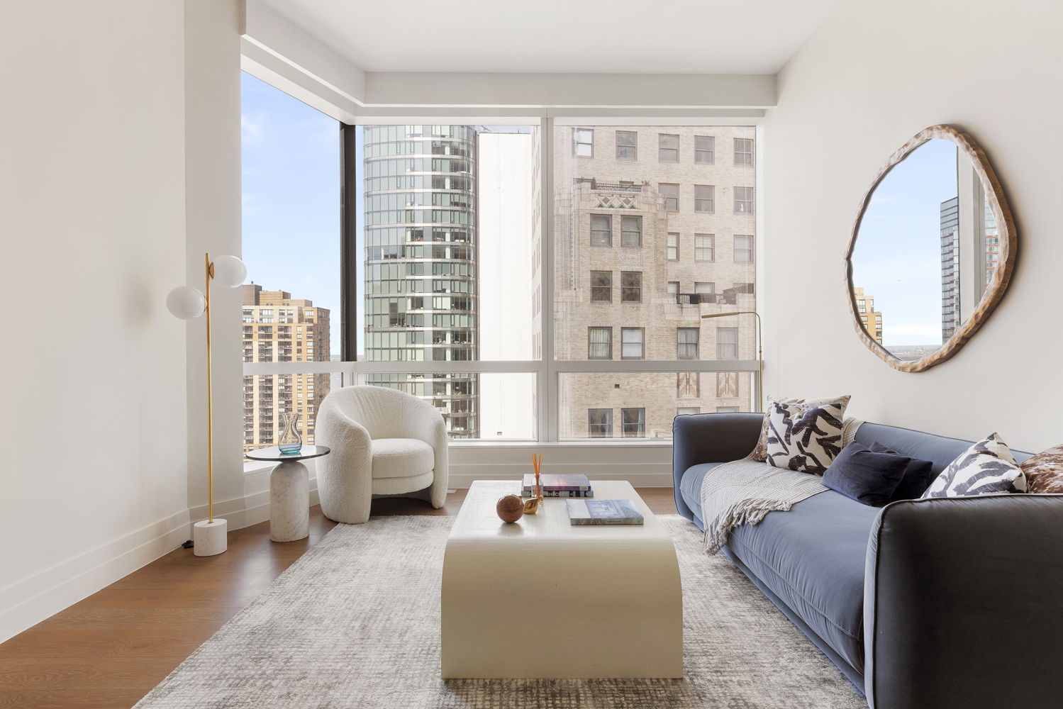 77 Greenwich Street 20C, Financial District, Downtown, NYC - 2 Bedrooms  
2.5 Bathrooms  
4 Rooms - 