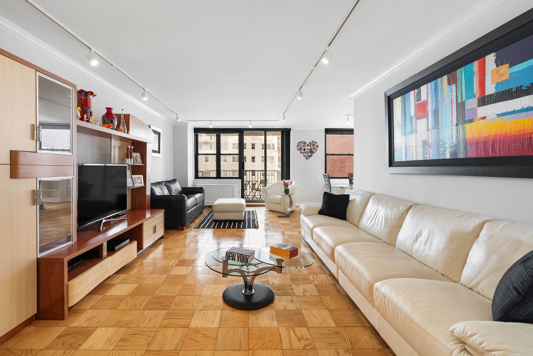 444 East 86th Street 14G, Yorkville, Upper East Side, NYC - 2 Bedrooms  
2 Bathrooms  
5 Rooms - 