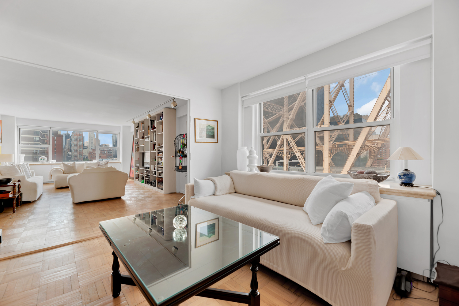 35 Sutton Place 14D, Sutton Place, Midtown East, NYC - 2 Bedrooms  
2.5 Bathrooms  
5 Rooms - 