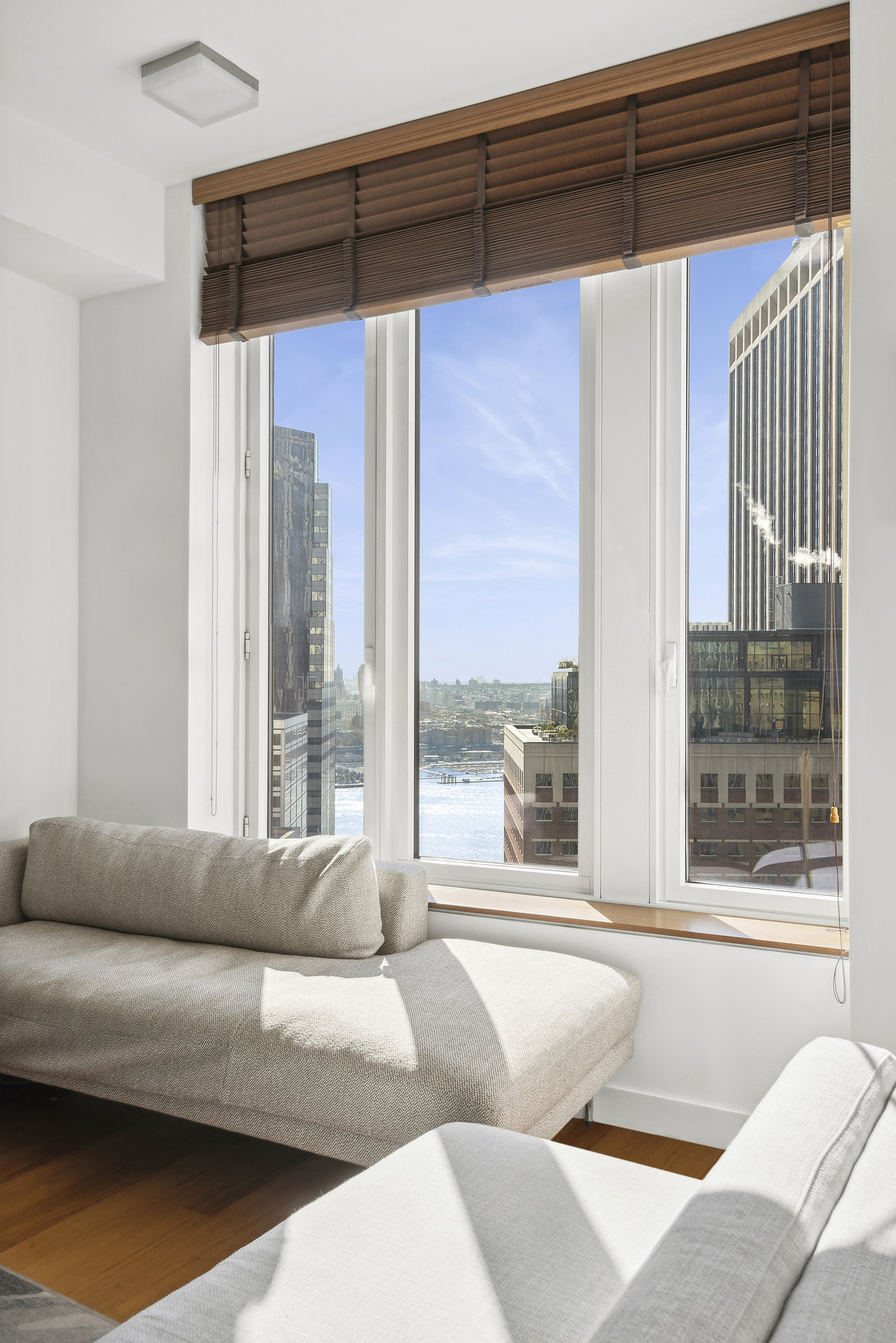 15 William Street 36De, Financial District, Downtown, NYC - 3 Bedrooms  
3 Bathrooms  
5 Rooms - 