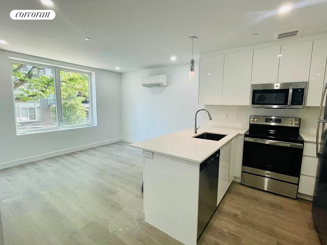 155 Withers Street 3B, Williamsburg North, Bronx, New York - 1 Bedrooms  
1 Bathrooms  
3 Rooms - 