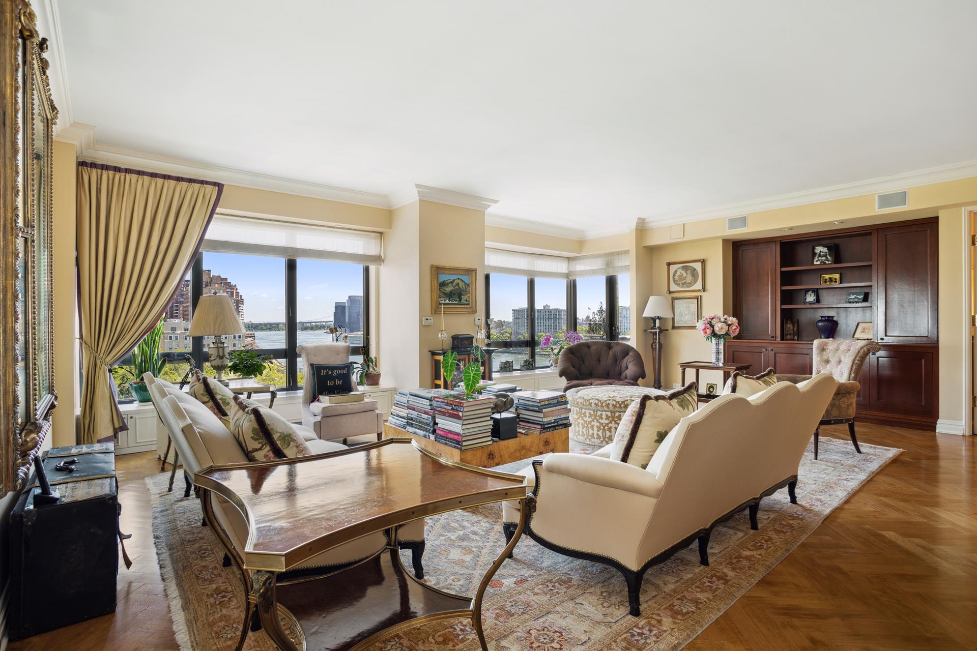 530 East 76th Street 8Cdef, Lenox Hill, Upper East Side, NYC - 4 Bedrooms  
4.5 Bathrooms  
8 Rooms - 