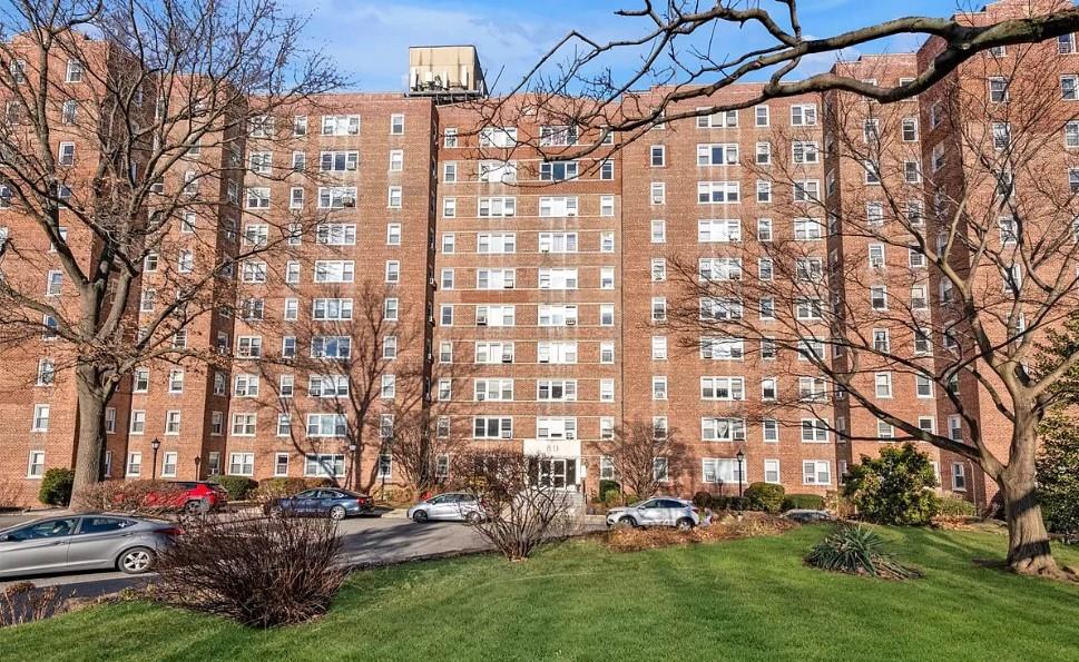 80 Knolls Crescent 10-J, Spuyten Duyvil, Bronx, New York - 3 Bedrooms  
1 Bathrooms  
5 Rooms - 