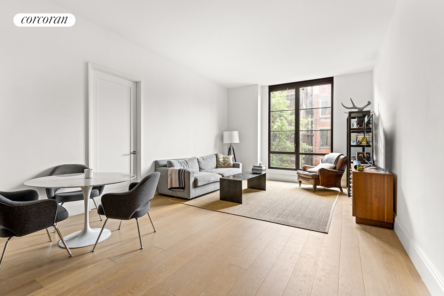 438 East 12th Street 5Q, East Village, Downtown, NYC - 2 Bedrooms  
2 Bathrooms  
4 Rooms - 