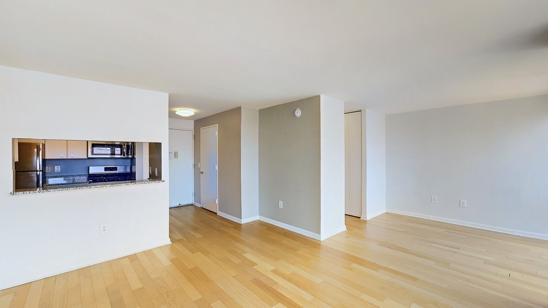 Photo 1 of 260 West 52nd Street 18-E, Midtown West, NYC, $6,113, Web #: 1077617242