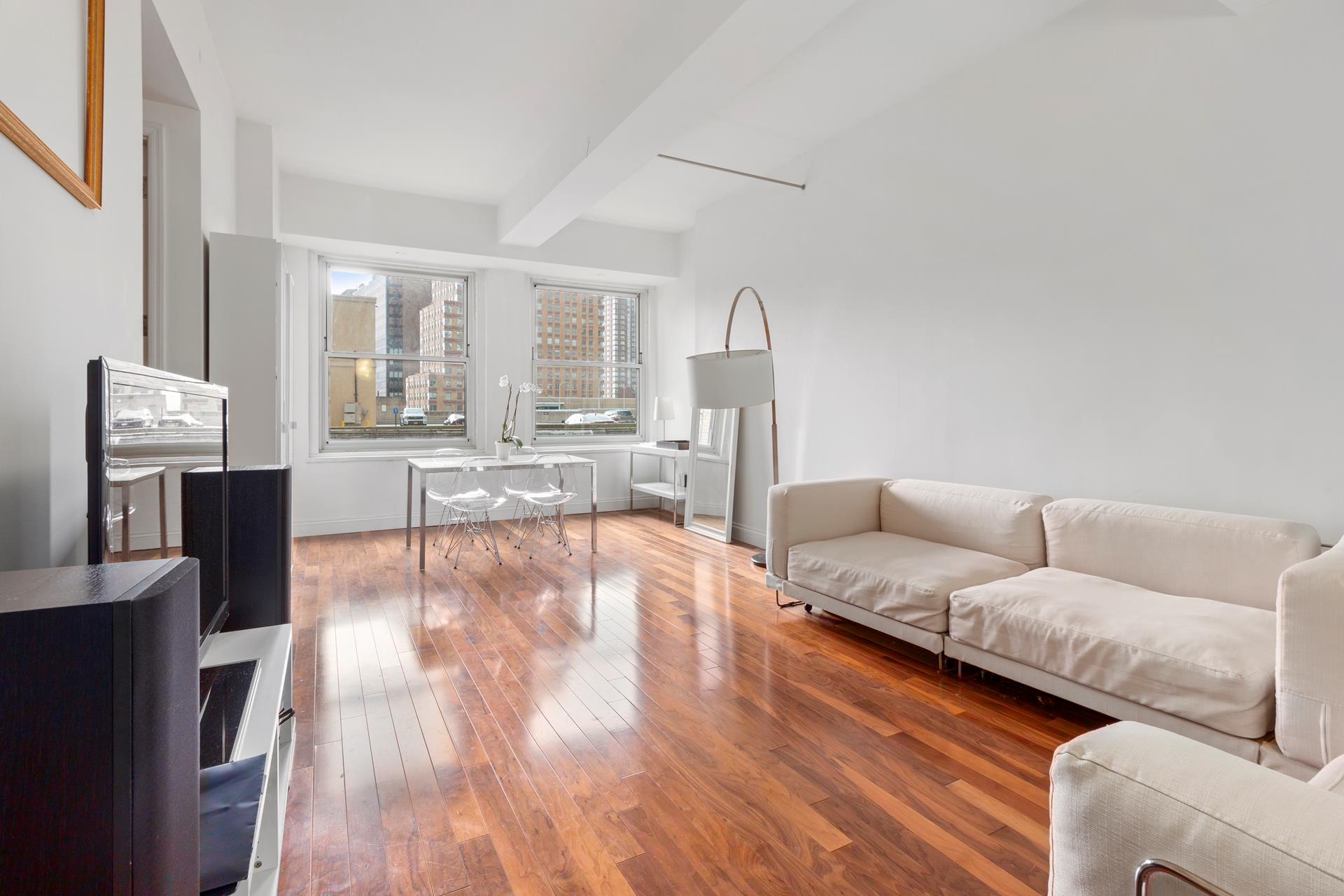 88 Greenwich Street 802, Financial District, Downtown, NYC - 1 Bedrooms  
1 Bathrooms  
3 Rooms - 