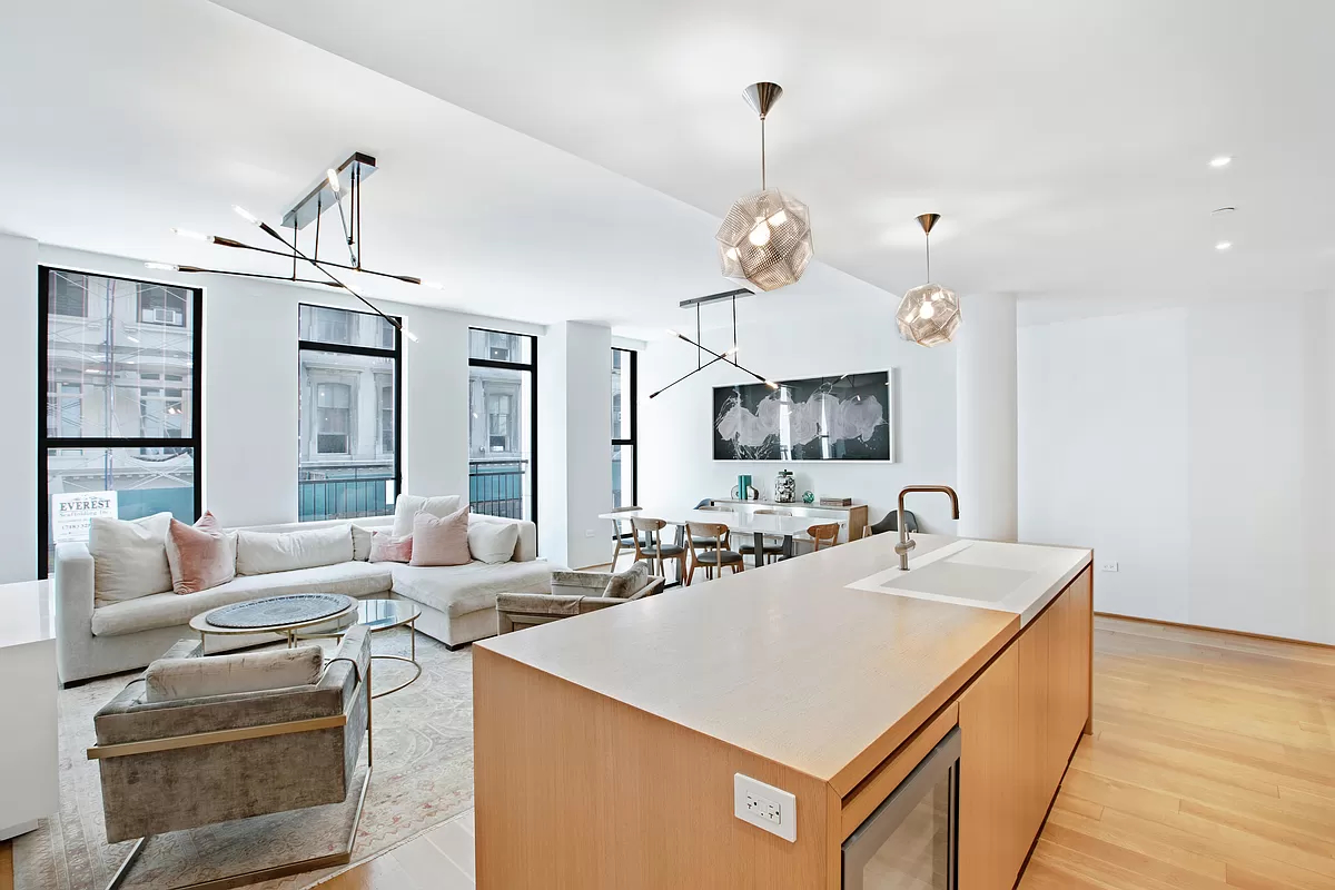 71 Reade Street 2B, Tribeca, Downtown, NYC - 3 Bedrooms  
3.5 Bathrooms  
7 Rooms - 