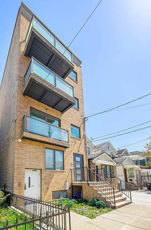 1333 East 14th Street Bldg, Midwood, Brooklyn, New York - 12 Bedrooms  
8.5 Bathrooms  
24 Rooms - 