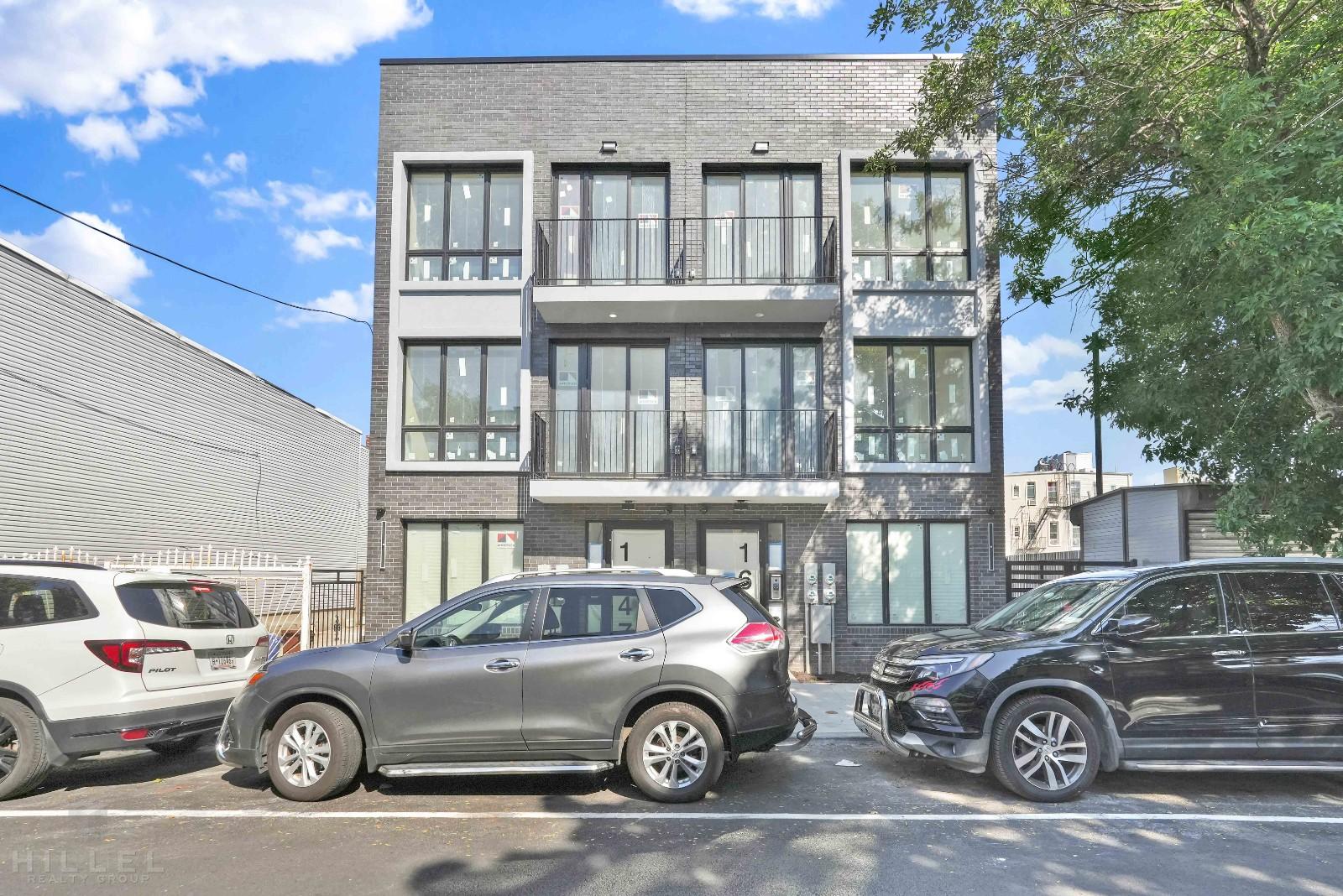 1647 Hancock Street, Bushwick, Brooklyn, New York - 7 Bedrooms  
5.5 Bathrooms  
10 Rooms - 