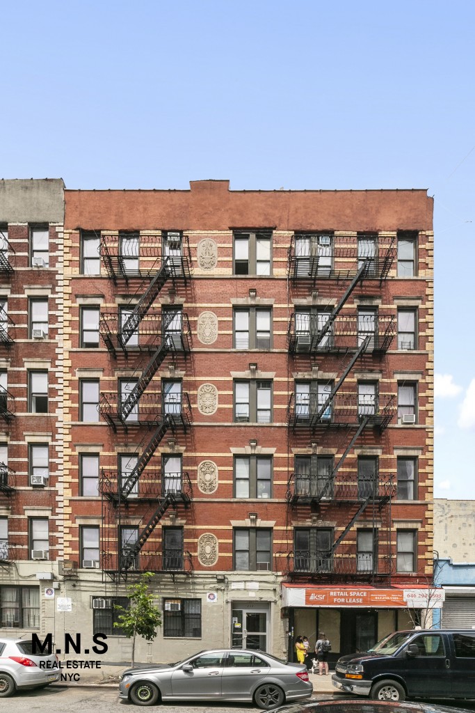 235 East 117th Street 4-F, East Harlem, Upper Manhattan, NYC - 2 Bedrooms  
1 Bathrooms  
4 Rooms - 