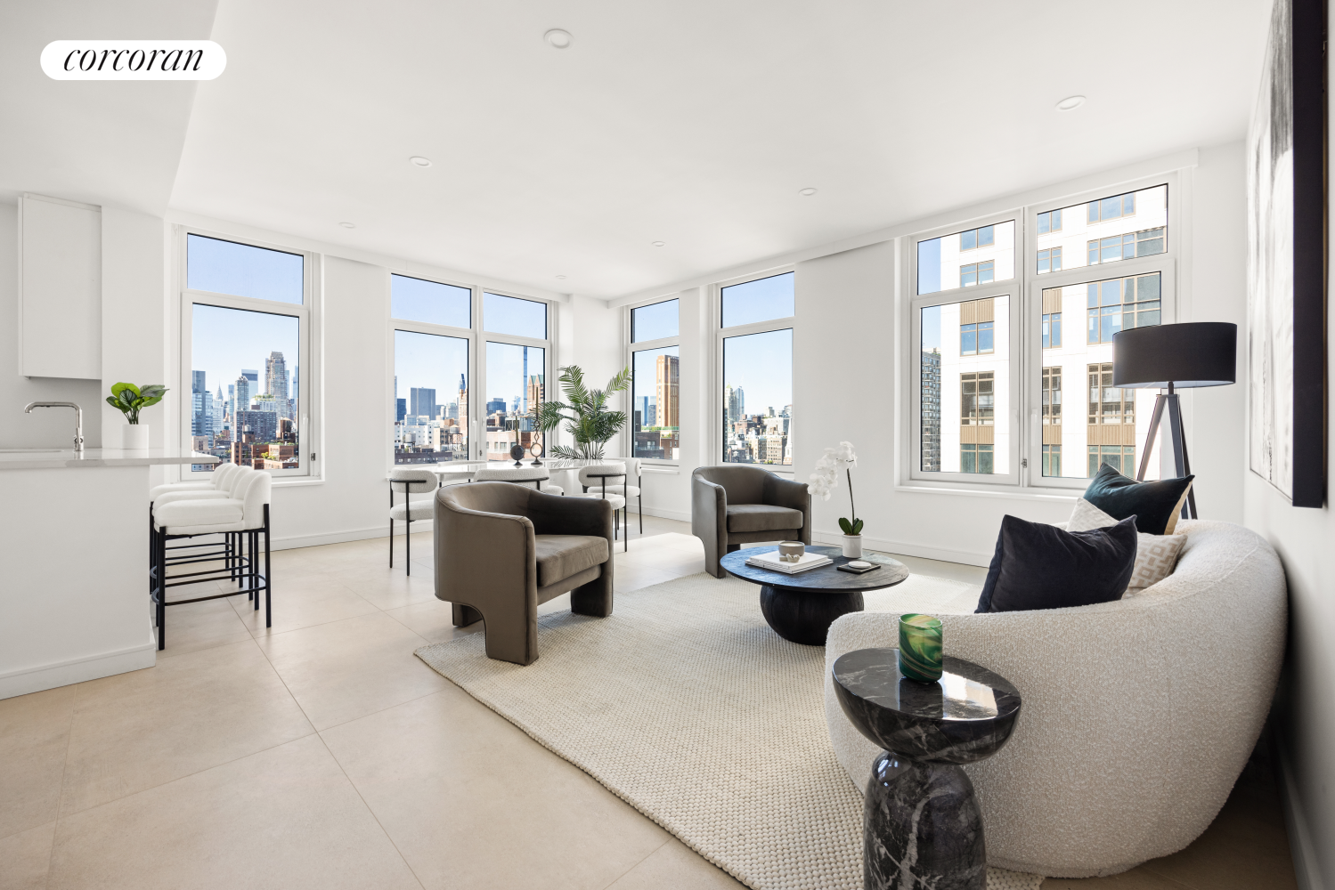 300 East 83rd Street Ph21a, Yorkville, Upper East Side, NYC - 3 Bedrooms  
2 Bathrooms  
4 Rooms - 