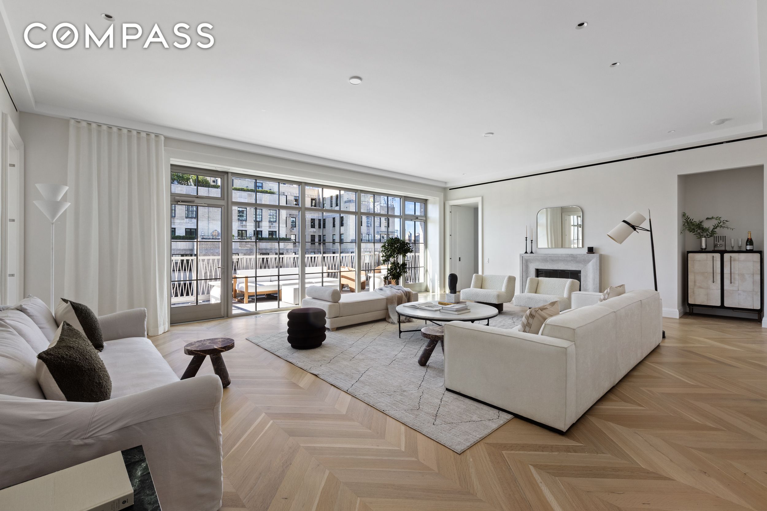 109 East 79th Street Ph19, Upper East Side, Upper East Side, NYC - 5 Bedrooms  
5.5 Bathrooms  
10 Rooms - 