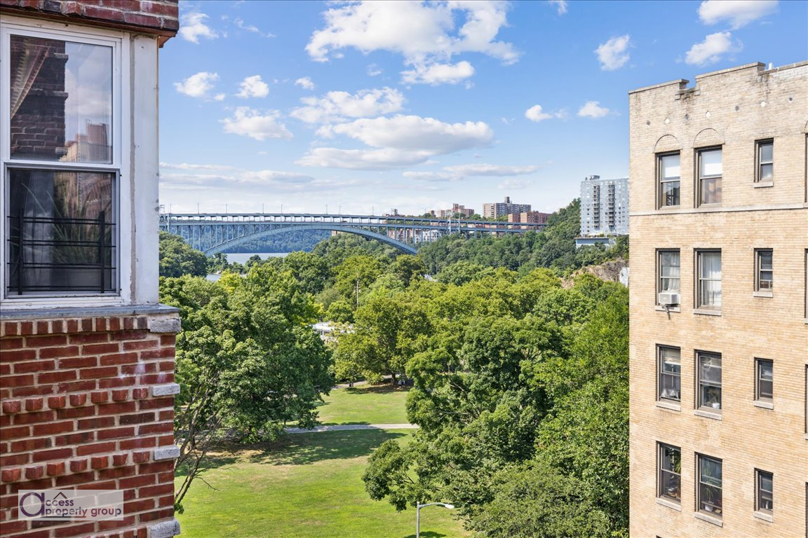 Photo 1 of 585 West 214th Street 6E, Inwood, NYC, $399,000, Web #: 1079046177