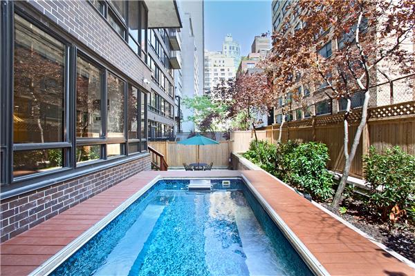 100 United Nations Plaza 3-G, Turtle Bay, Midtown East, NYC - 2 Bedrooms  
2.5 Bathrooms  
4 Rooms - 