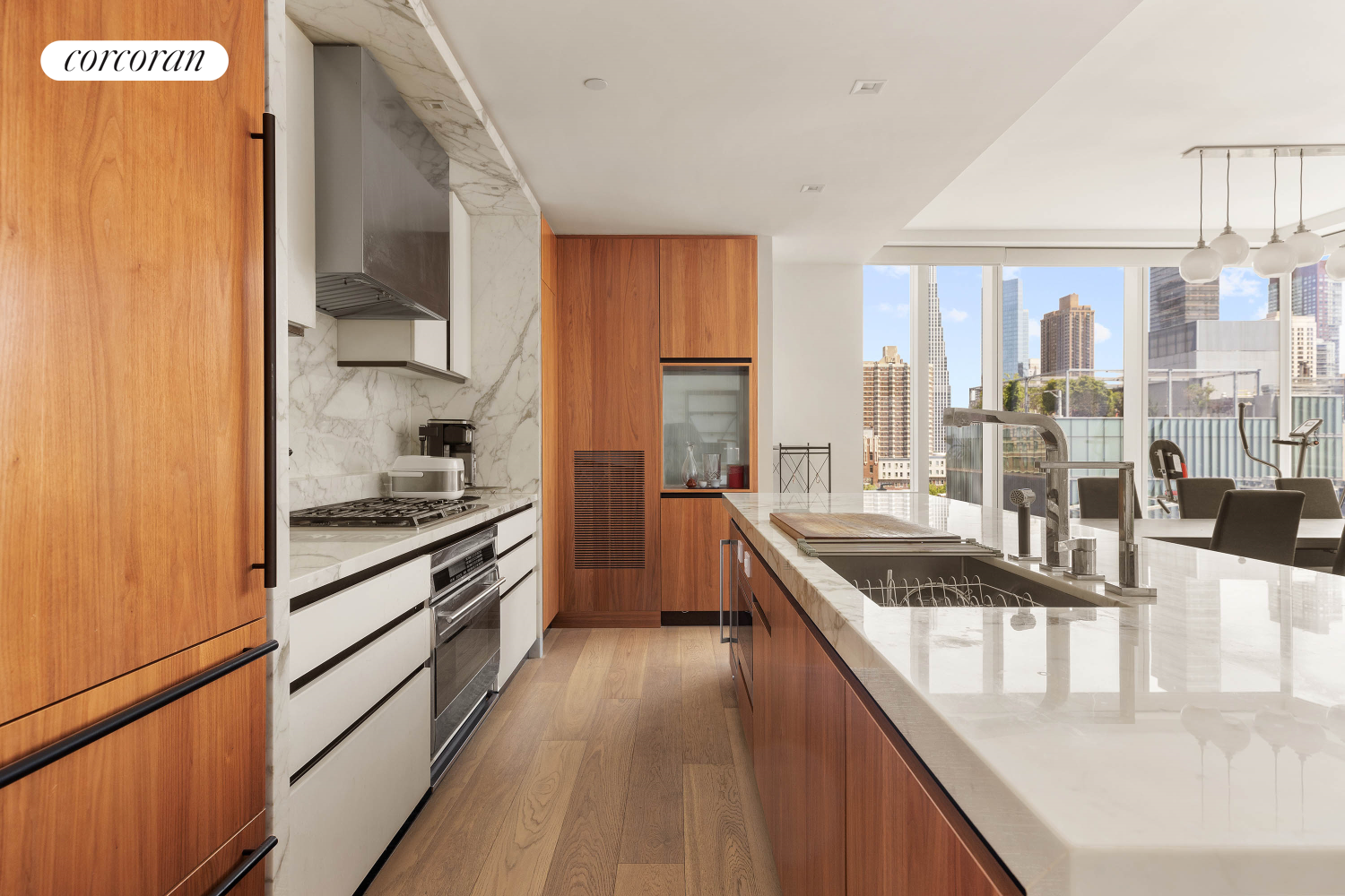 1 West End Avenue 10D, Lincoln Square, Upper West Side, NYC - 3 Bedrooms  
3.5 Bathrooms  
7 Rooms - 