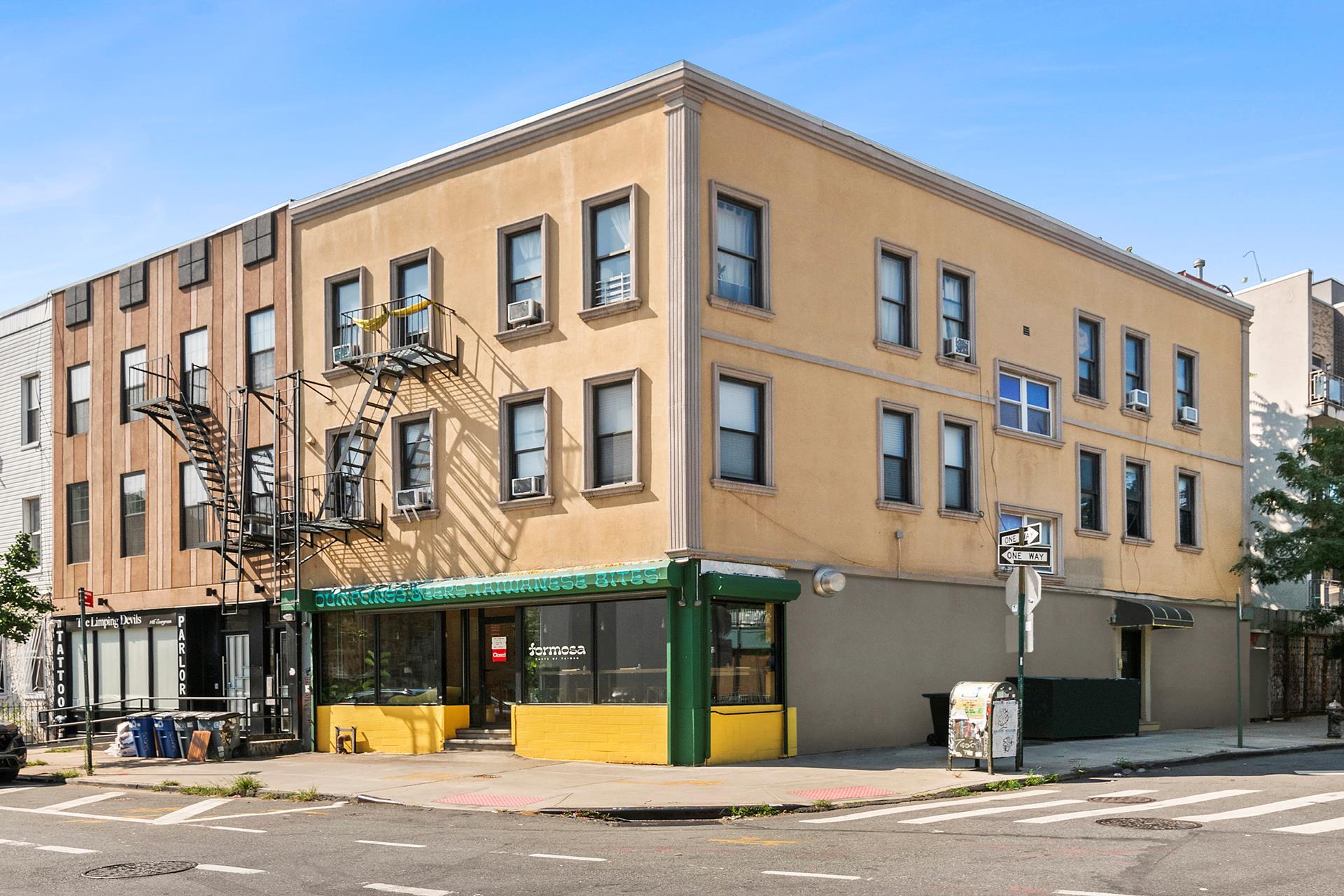 92 Jefferson Street, Bushwick, Brooklyn, New York - 10 Bedrooms  
6 Bathrooms  
18 Rooms - 