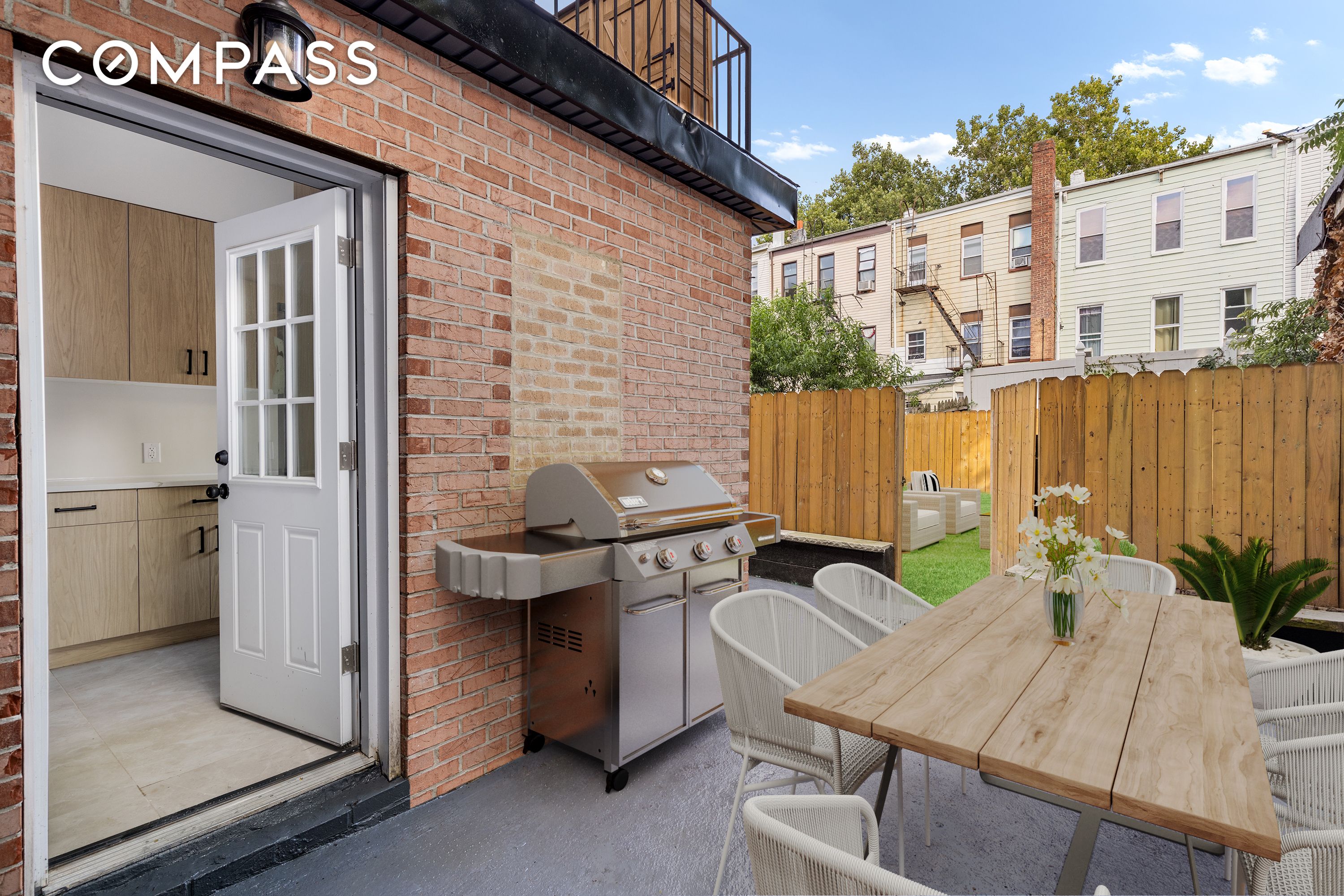 1250 Jefferson Avenue, Bushwick, Brooklyn, New York - 9 Bedrooms  
4 Bathrooms  
15 Rooms - 