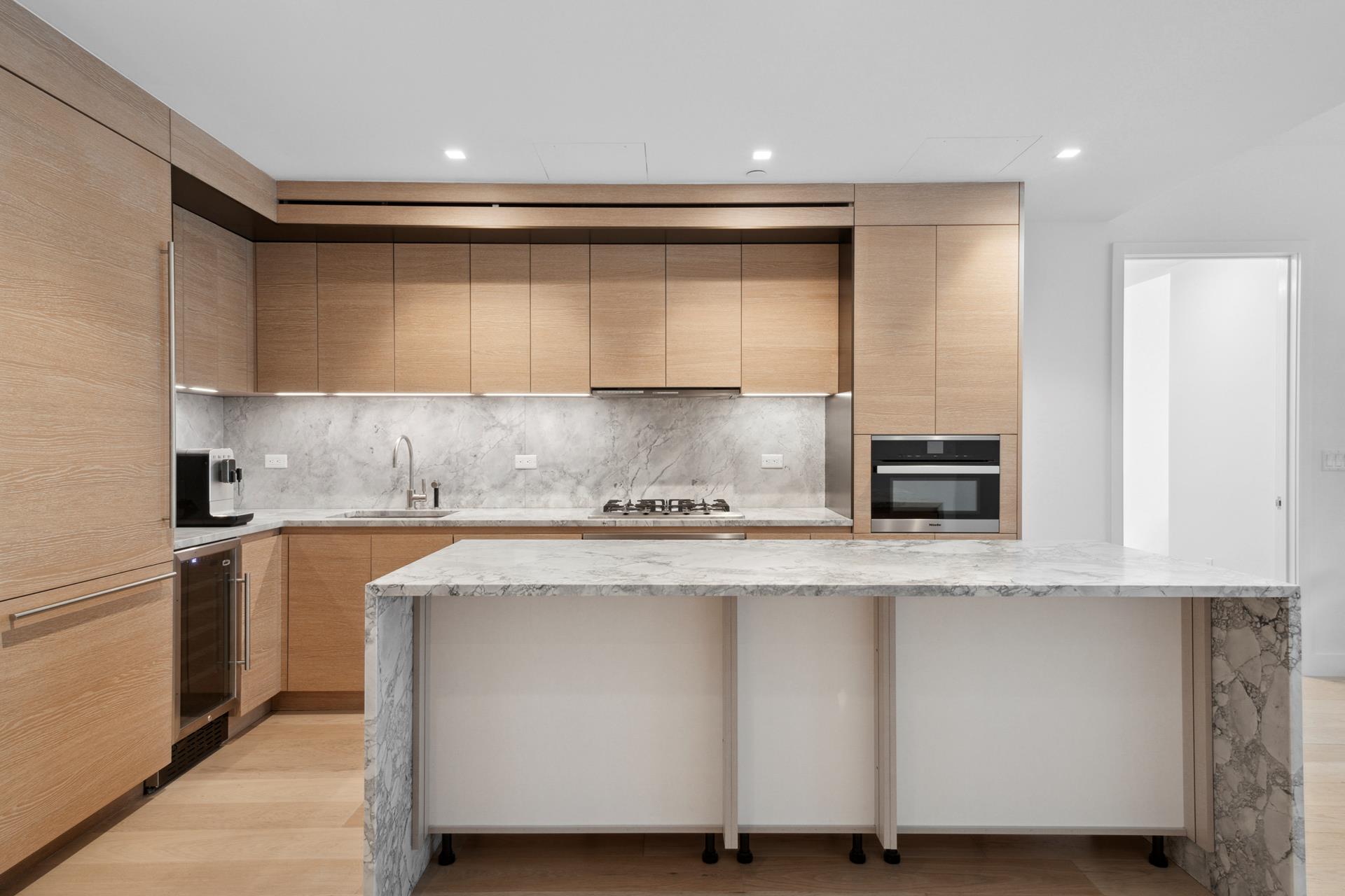 215 West 28th Street 3D, Chelsea,  - 2 Bedrooms  
2.5 Bathrooms  
4 Rooms - 