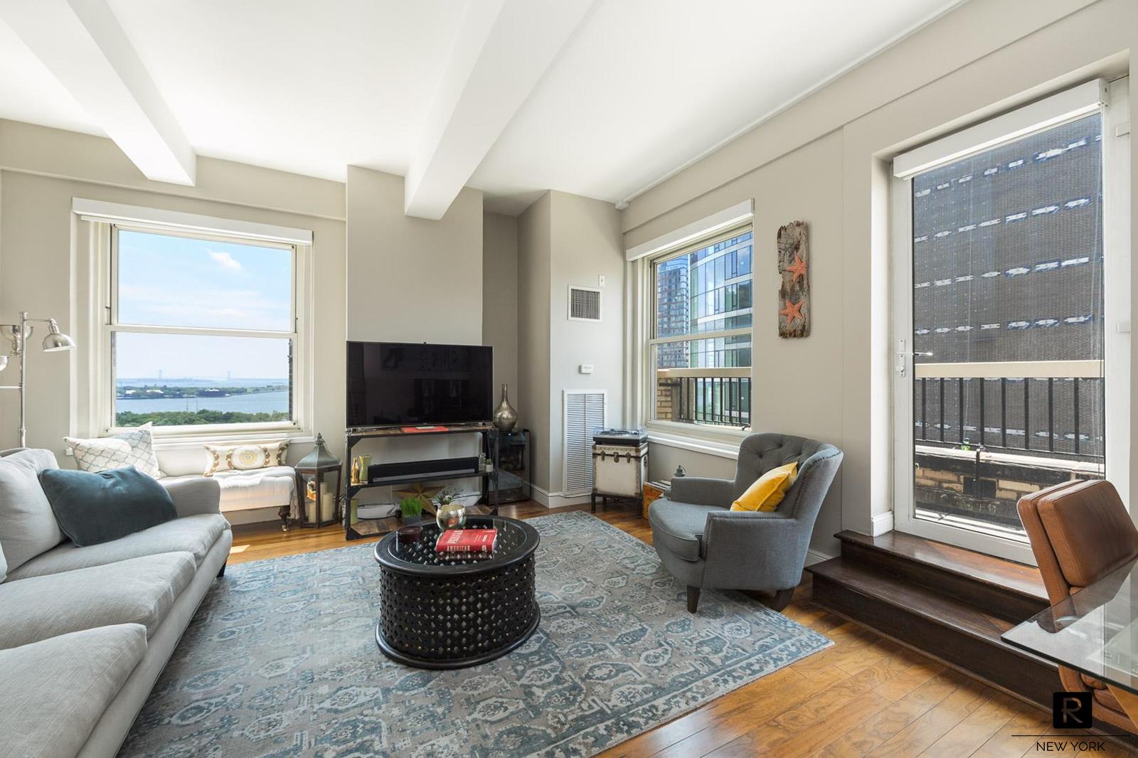 88 Greenwich Street 1610, Financial District, Downtown, NYC - 1 Bedrooms  
1 Bathrooms  
3 Rooms - 