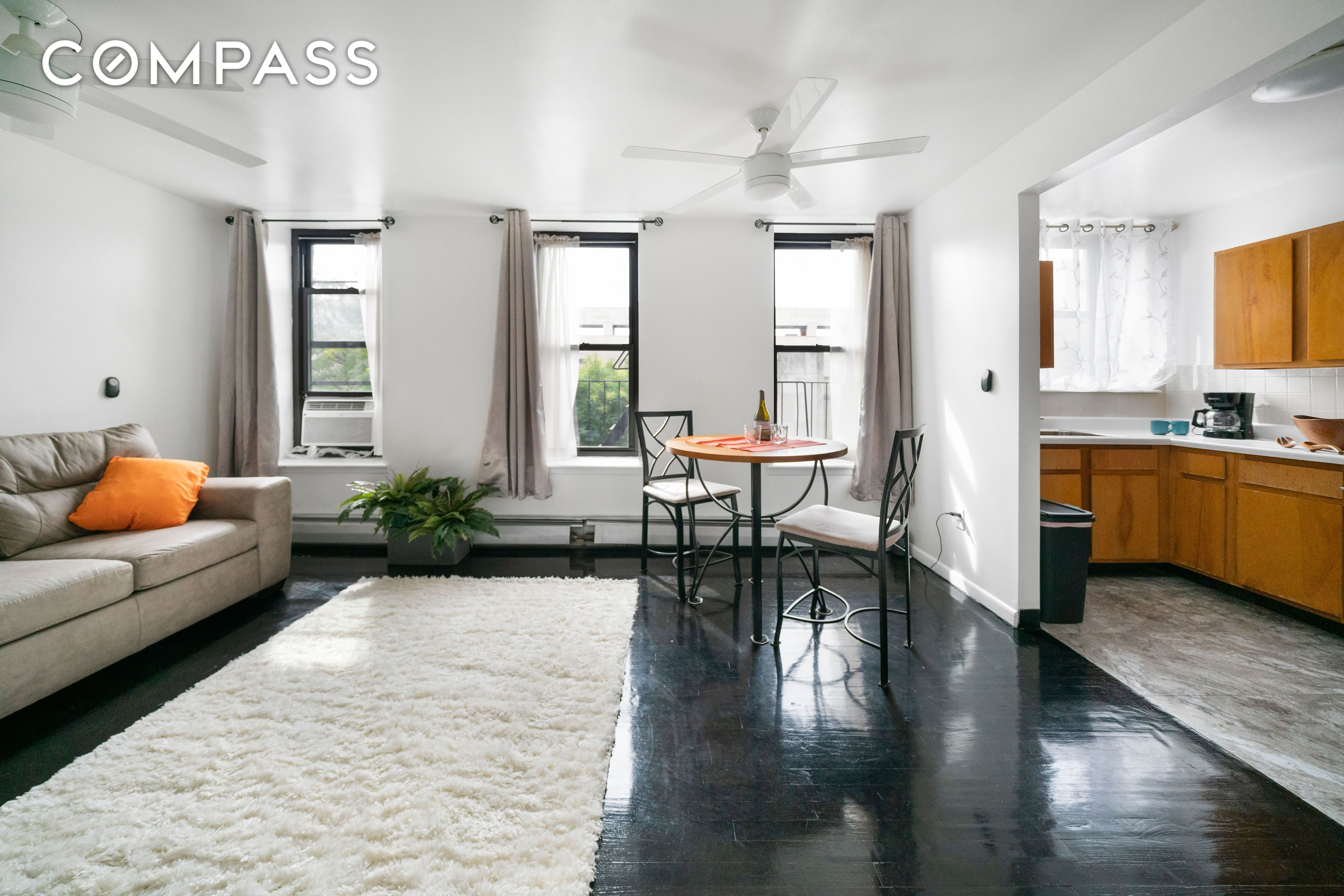 5 East 131st Street 3A, Central Harlem, Upper Manhattan, NYC - 2 Bedrooms  
1 Bathrooms  
4 Rooms - 