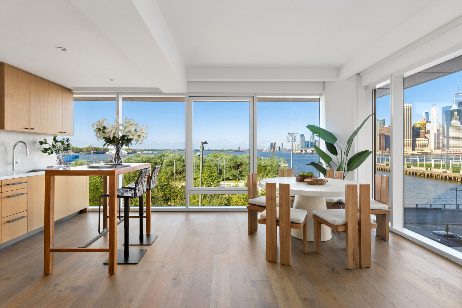 Photo 1 of 50 Bridge Park Drive 3B, Brooklyn Heights, New York, $3,350,000, Web #: 1079307697