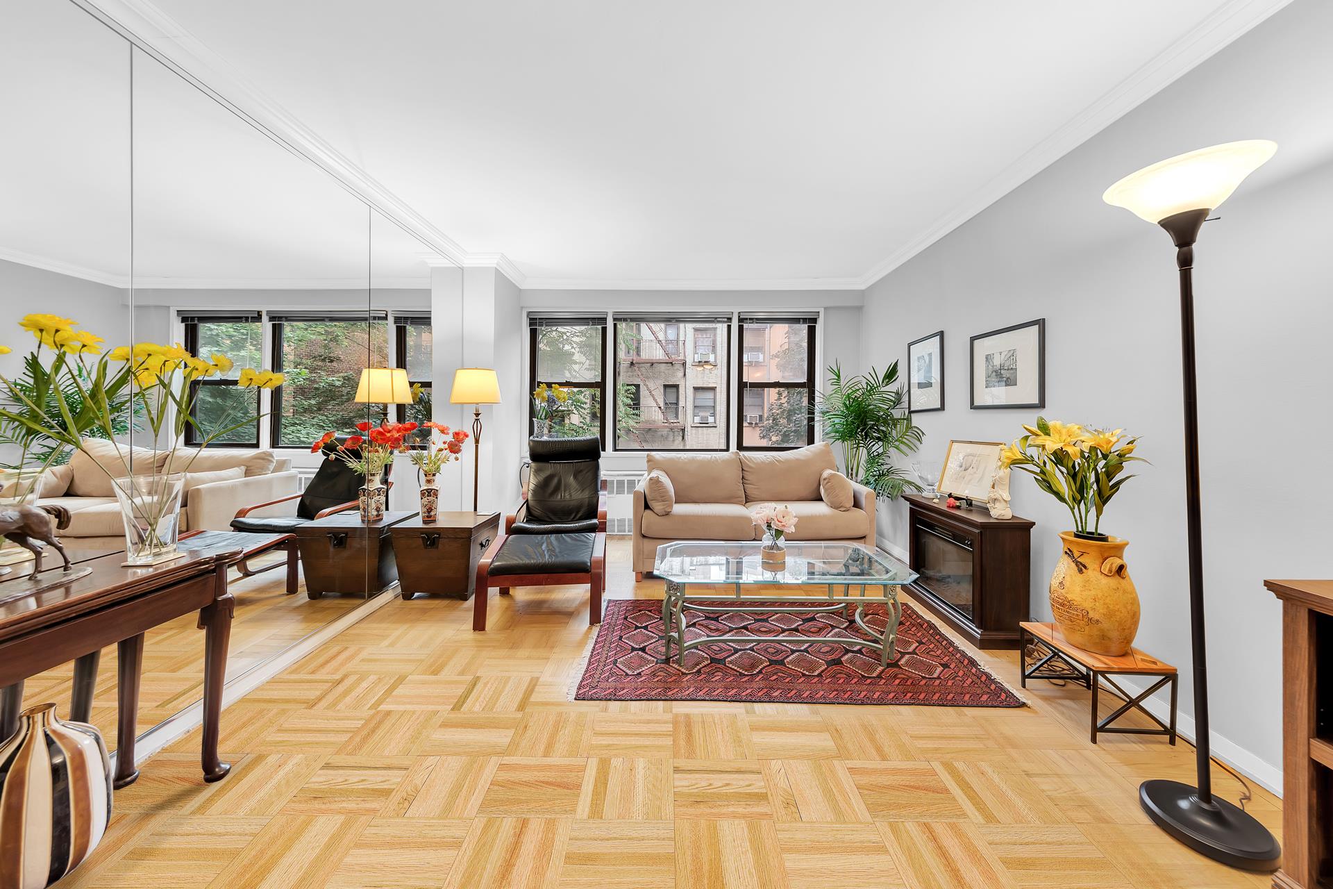 Photo 1 of 345 East 52nd Street 4K, Midtown East, NYC, $399,000, Web #: 1079310080