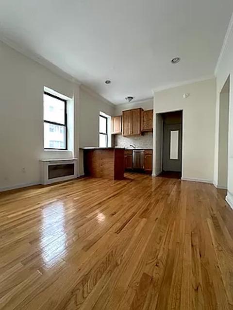 Photo 1 of 152 East 35th Street 3F, Midtown East, NYC, $349,000, Web #: 1079368187