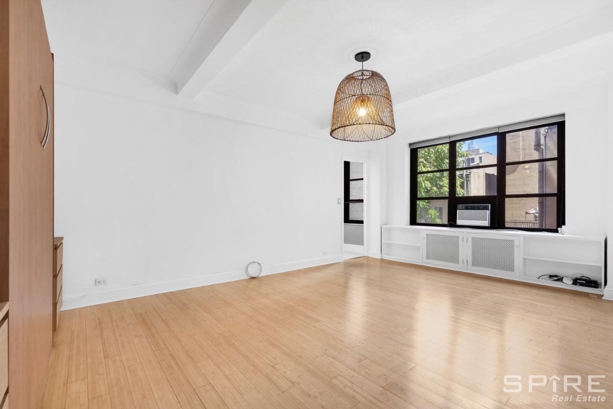 235 East 22nd Street 4M, Gramercy Park, Downtown, NYC - 1 Bathrooms  
2 Rooms - 