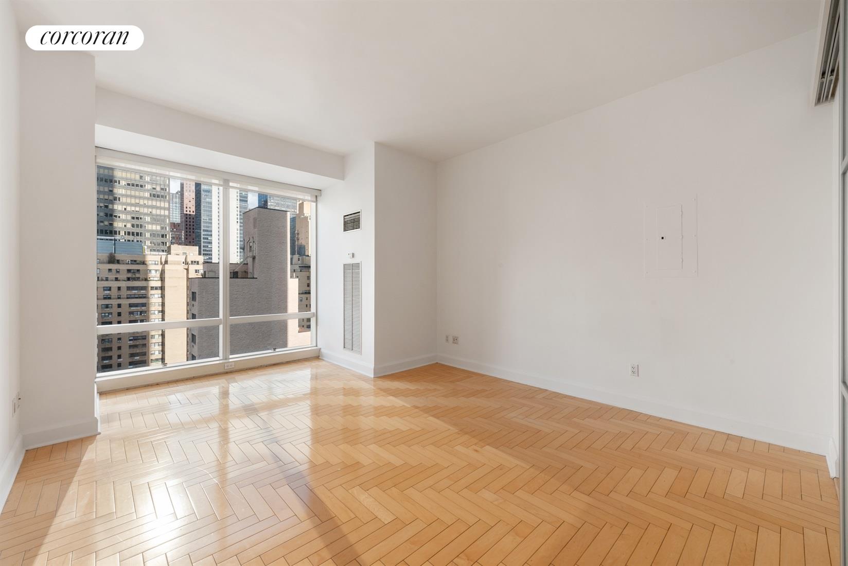 845 United Nations Plaza 18F, Turtle Bay, Midtown East, NYC - 1 Bathrooms  
2 Rooms - 