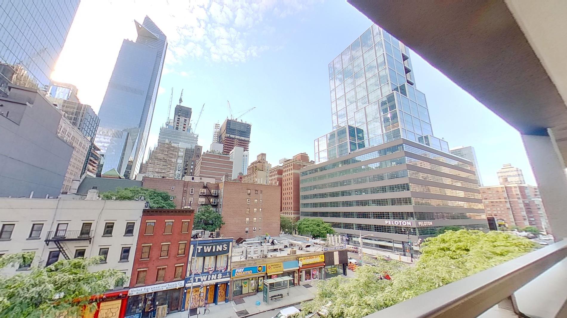 360 West 34th Street Th-3, Chelsea,  - 2 Bedrooms  
1.5 Bathrooms  
4 Rooms - 