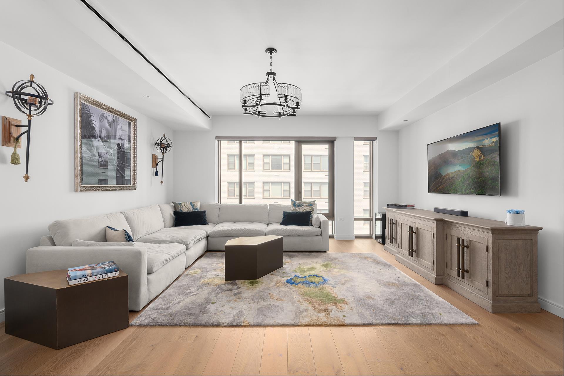 200 East 21st Street 8D