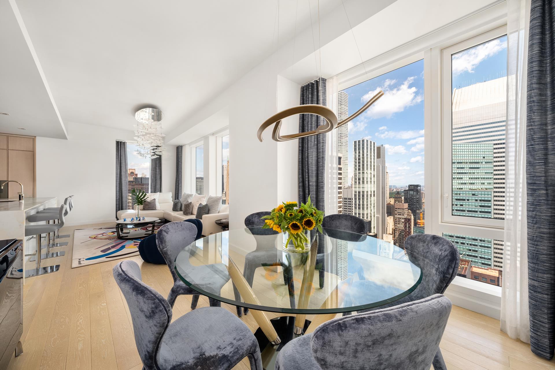 138 East 50th Street 53A, Turtle Bay, Midtown East, NYC - 2 Bedrooms  
2.5 Bathrooms  
5 Rooms - 