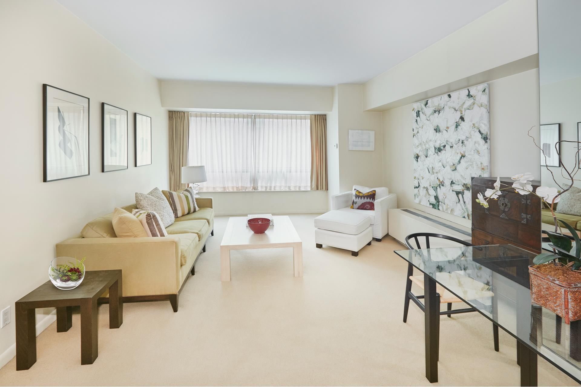 500 Park Avenue 15C, Midtown East, Midtown East, NYC - 1 Bedrooms  
1.5 Bathrooms  
4 Rooms - 