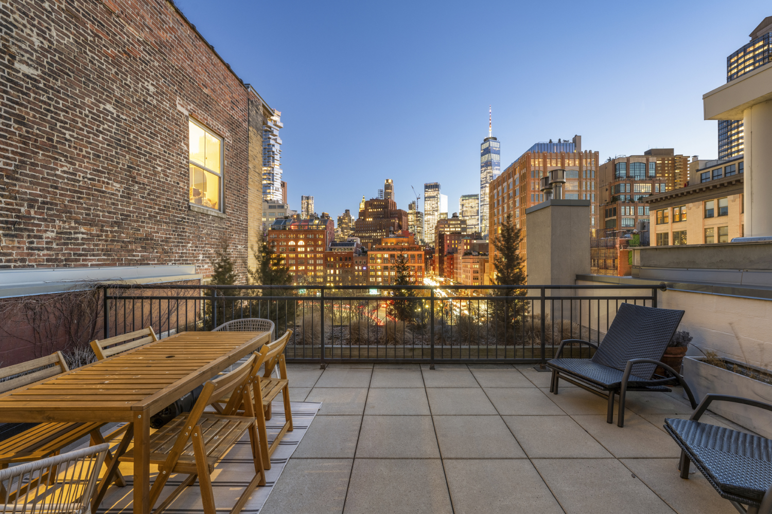 46 Laight Street Ph4, Tribeca, Downtown, NYC - 4 Bedrooms  
4.5 Bathrooms  
10 Rooms - 