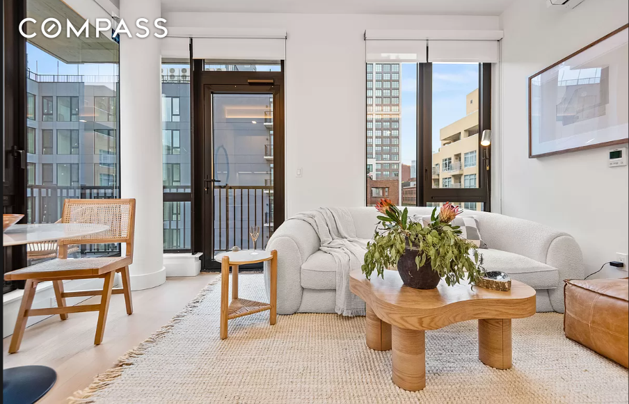 218 Front Street 231, Dumbo, Brooklyn, New York - 2 Bedrooms  
2 Bathrooms  
5 Rooms - 